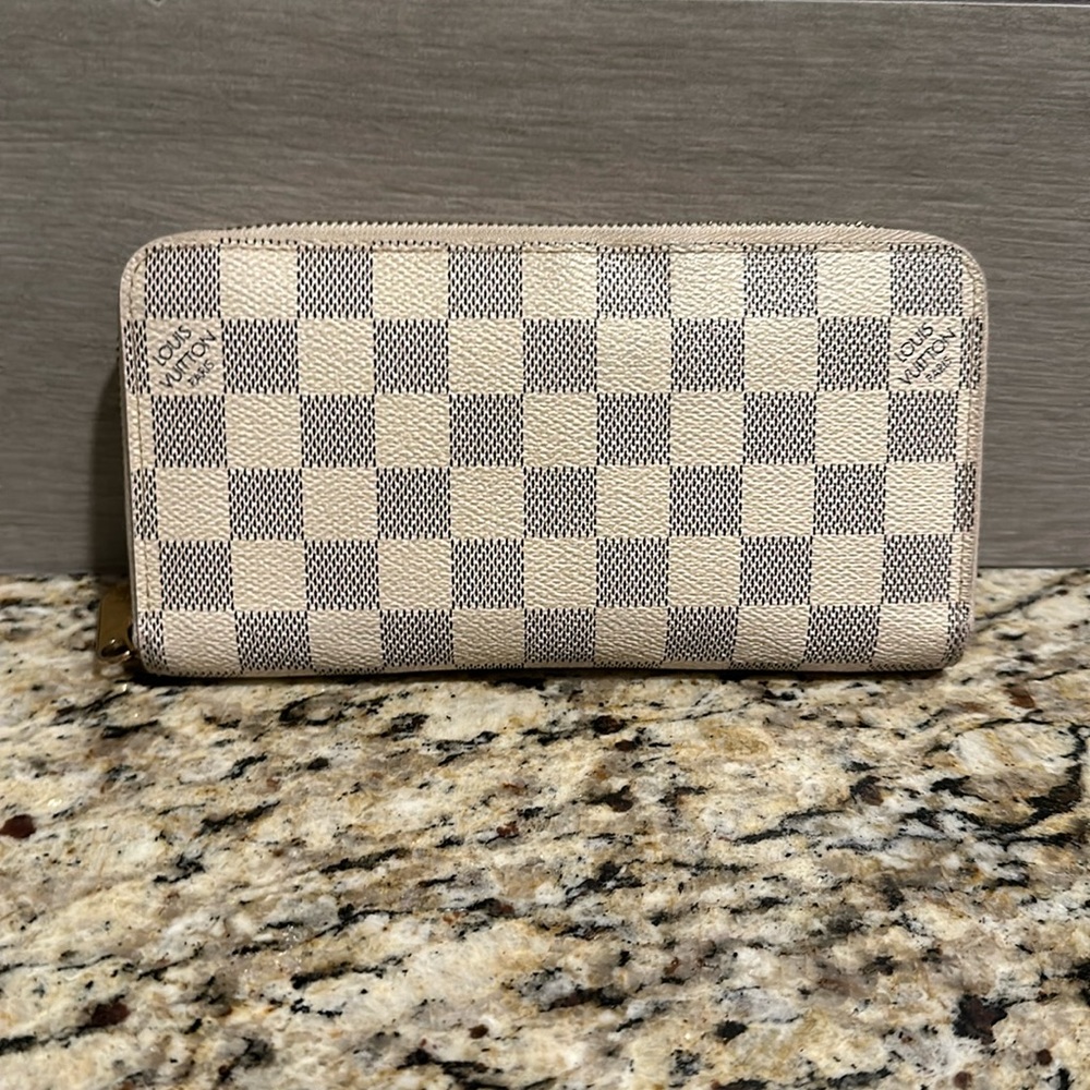 Louis Vuitton Damier Azur Zippy Wallet